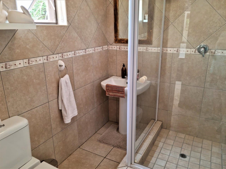 5 Bedroom Property for Sale in Melodie North West